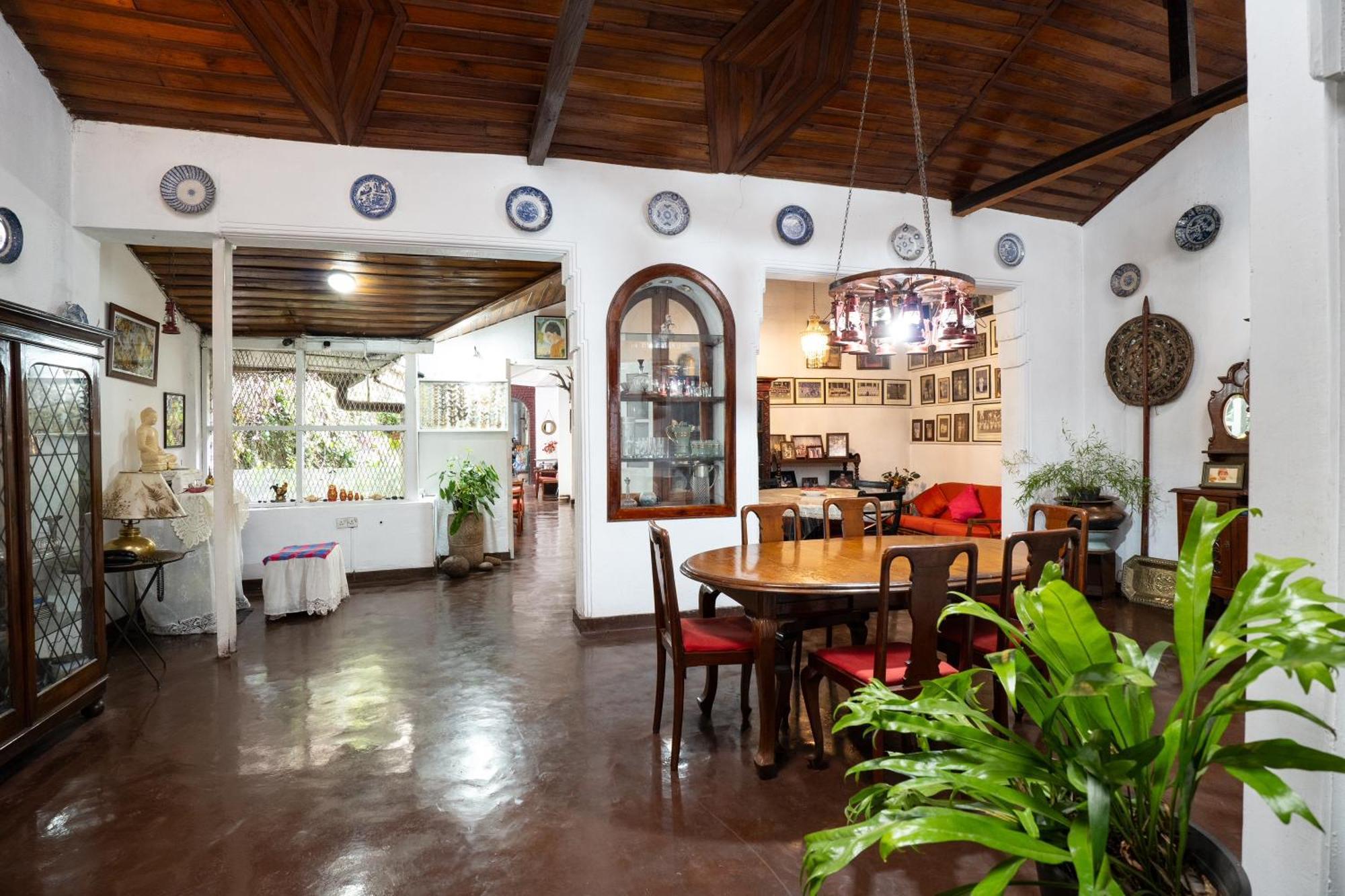 Kandy Inn Madugalle'S Family Guest House Exterior foto